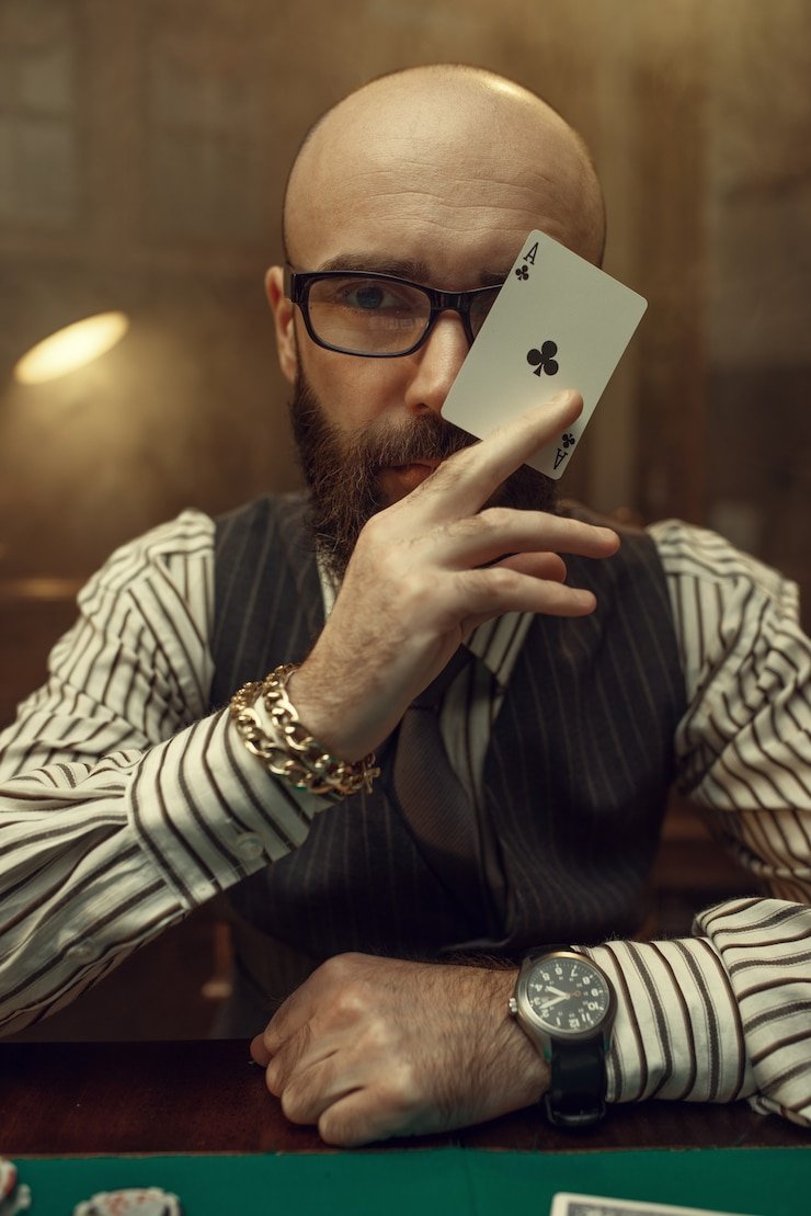 Mobile casino-style interface with privacy reminders for Bangladesh adults